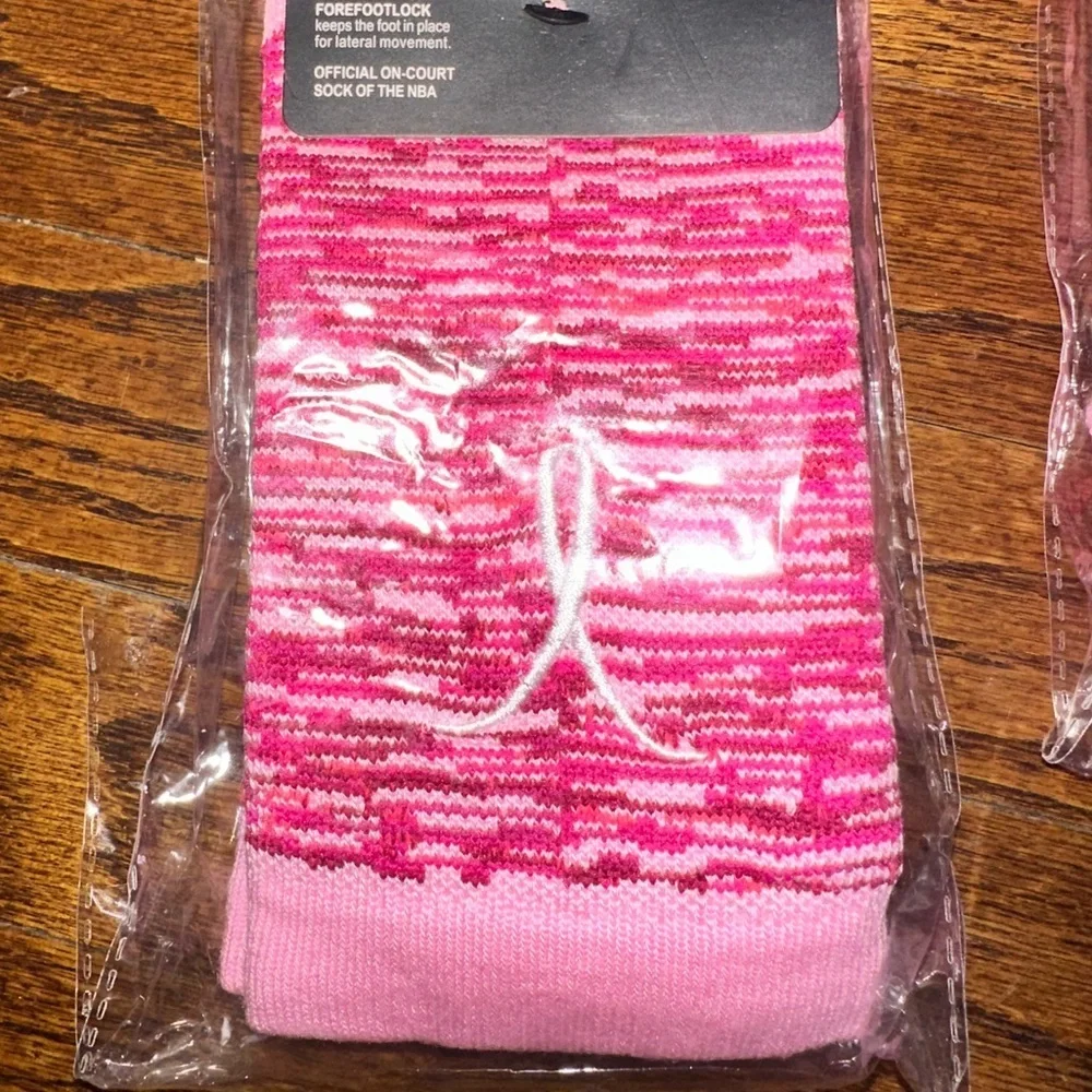 Nike Elite Crew NBA Basketball Sock Pink Breast Cancer - NEW - MENS LARGE